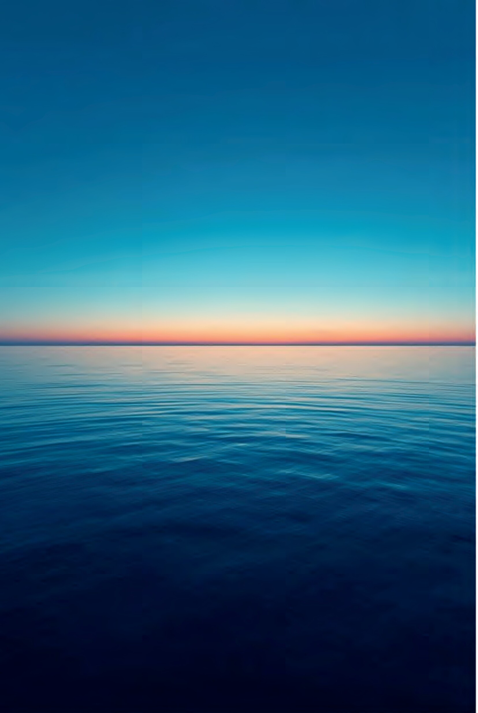 Ocean horizon at sunrise